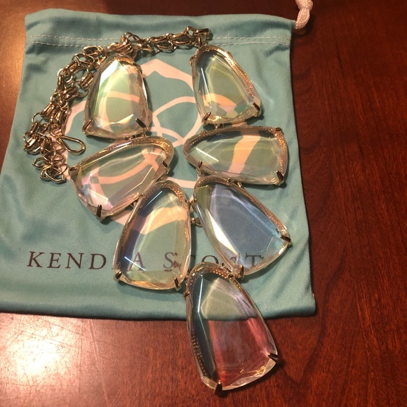 Clear Iridescent Harlow. - Picture 3 of 3